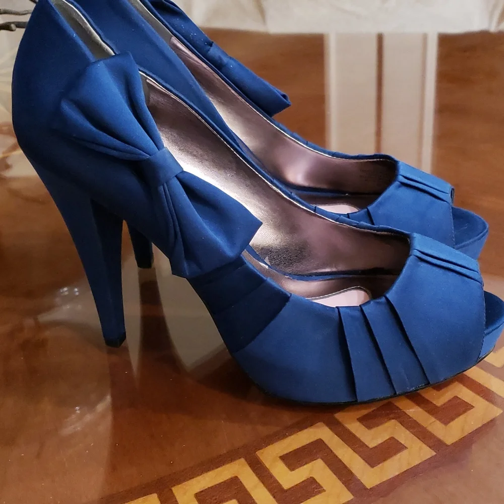 Beautiful royal blue shoes brand new never used - Picture 8 of 8